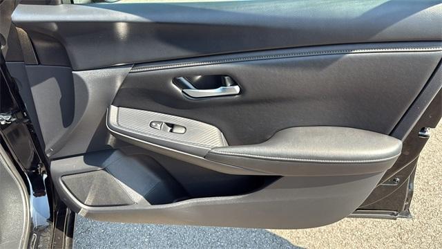 Photo of 2023 Black Nissan Sentra