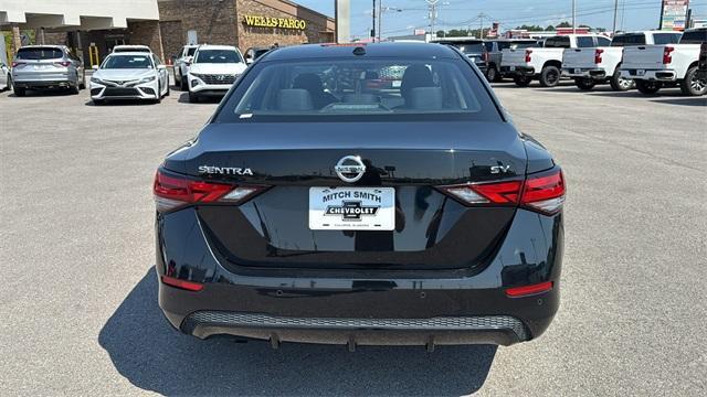 Photo of 2023 Black Nissan Sentra