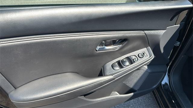 Photo of 2023 Black Nissan Sentra
