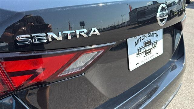 Photo of 2023 Black Nissan Sentra
