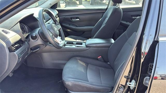 Photo of 2023 Black Nissan Sentra