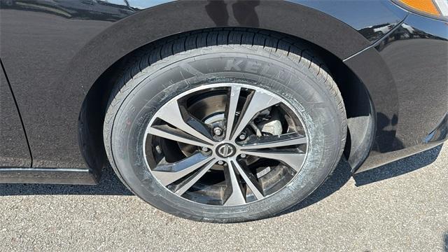Photo of 2023 Black Nissan Sentra