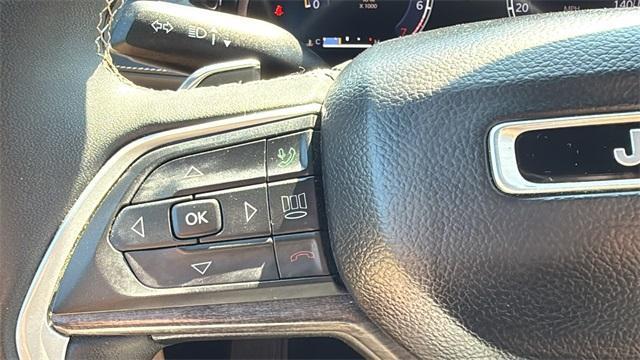 Photo of 2023 Bright White Clearcoat Jeep Grand Cherokee