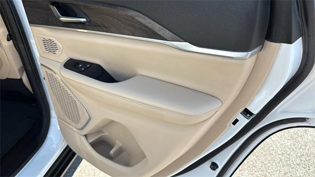 Photo of 2023 Bright White Clearcoat Jeep Grand Cherokee