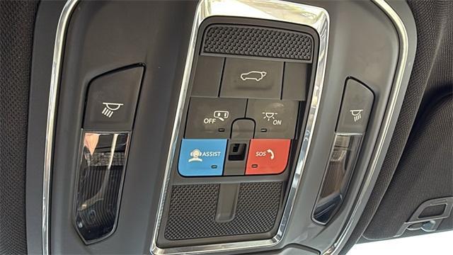 Photo of 2023 Bright White Clearcoat Jeep Grand Cherokee