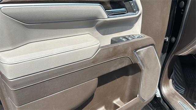 Photo of 2023 Black Chevrolet Silverado 1500