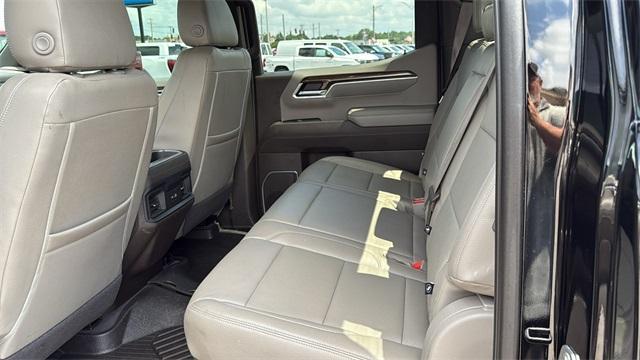 Photo of 2023 Black Chevrolet Silverado 1500
