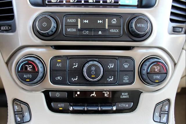 Photo of 2017 White Frost Tricoat GMC Yukon