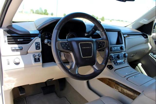 Photo of 2017 White Frost Tricoat GMC Yukon