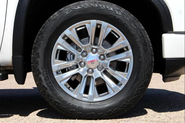 Photo of 2022 White Frost Tricoat GMC Sierra 1500