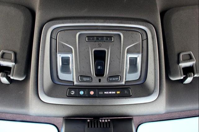 Photo of 2022 White Frost Tricoat GMC Sierra 1500