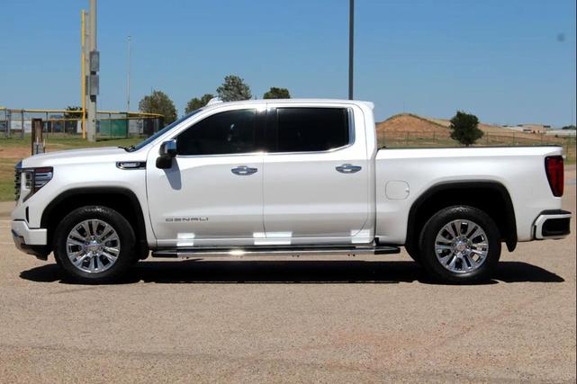 Photo of 2022 White Frost Tricoat GMC Sierra 1500
