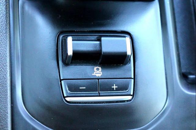 Photo of 2022 White Frost Tricoat GMC Sierra 1500
