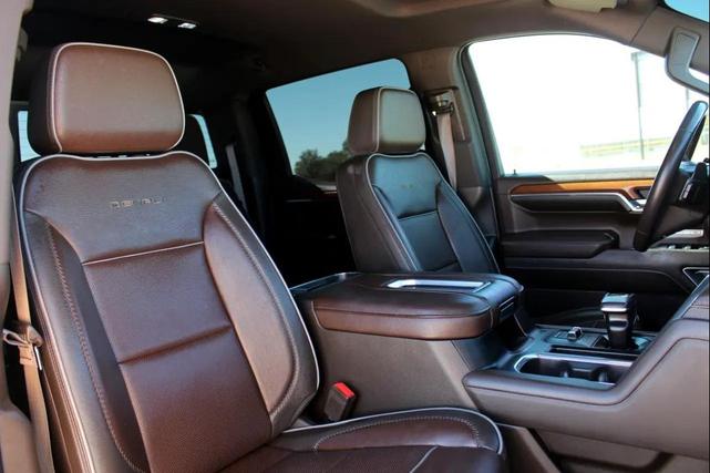 Photo of 2022 White Frost Tricoat GMC Sierra 1500