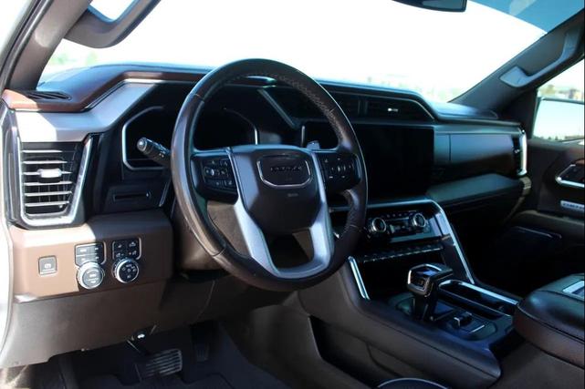 Photo of 2022 White Frost Tricoat GMC Sierra 1500