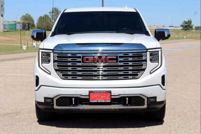 Photo of 2022 White Frost Tricoat GMC Sierra 1500