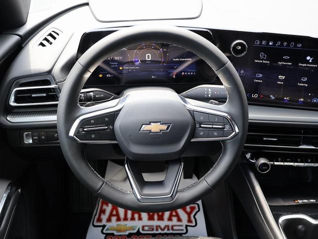 Photo of 2025 Mosaic Black Metallic Chevrolet Traverse