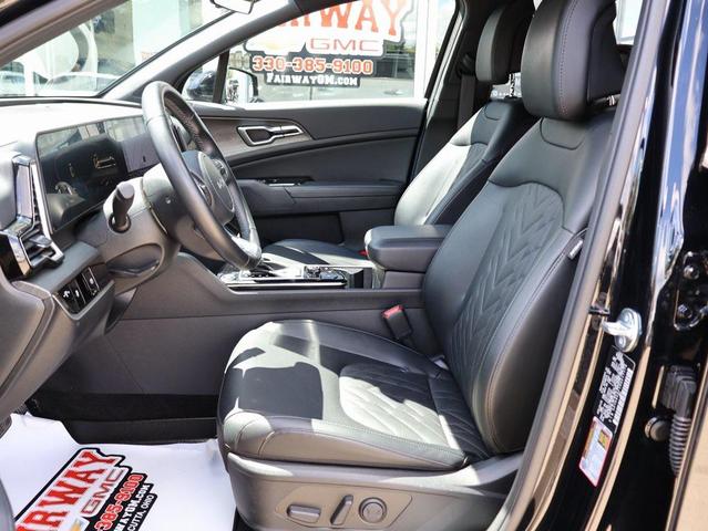 Photo of 2024 Ebony Black Kia Sportage