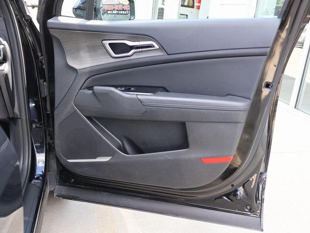 Photo of 2024 Ebony Black Kia Sportage