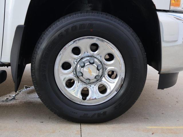 Photo of 2013 Summit White Chevrolet Silverado 1500