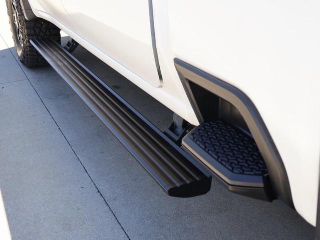 Photo of 2024 Summit White GMC Sierra 2500