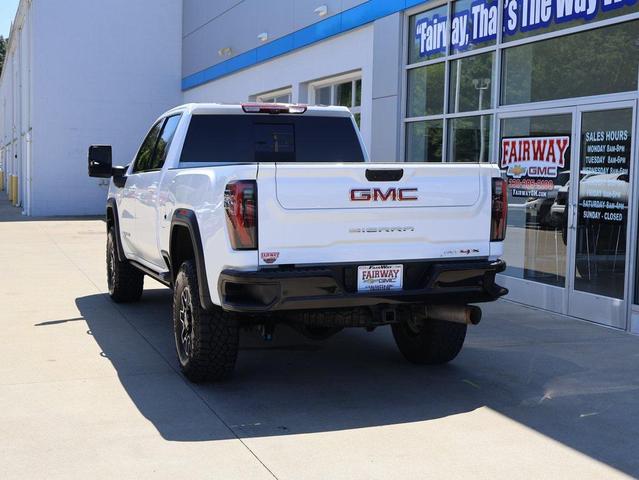 Photo of 2024 Summit White GMC Sierra 2500