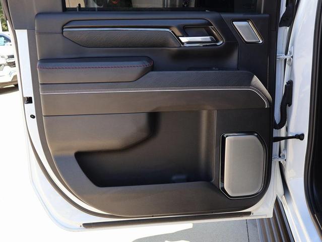 Photo of 2024 Summit White GMC Sierra 2500