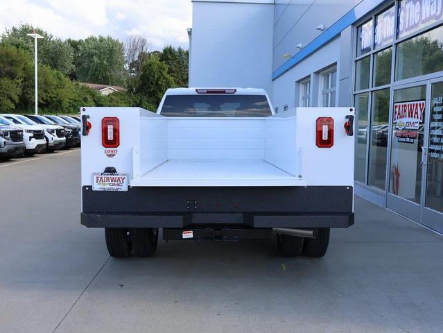 Photo of 2025 Summit White Chevrolet Silverado 3500
