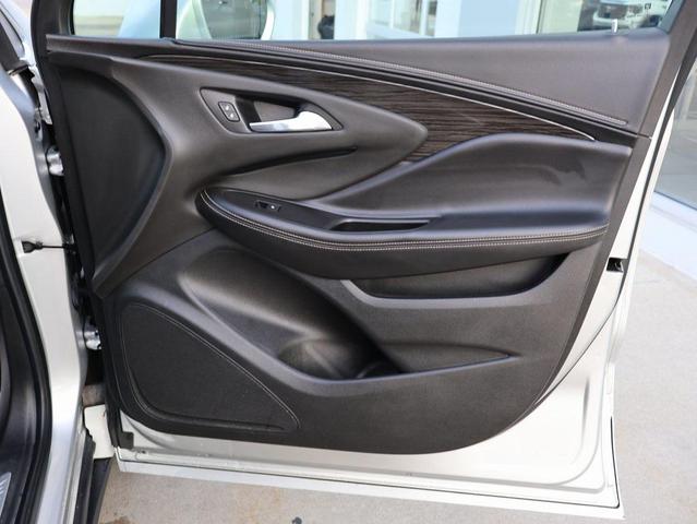 Photo of 2018 Galaxy Silver Metallic Buick Envision