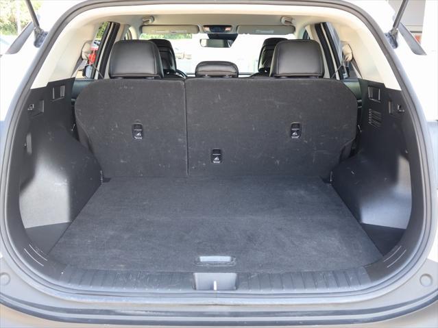 Photo of 2023 Snow White Pearl Kia Sportage Hybrid