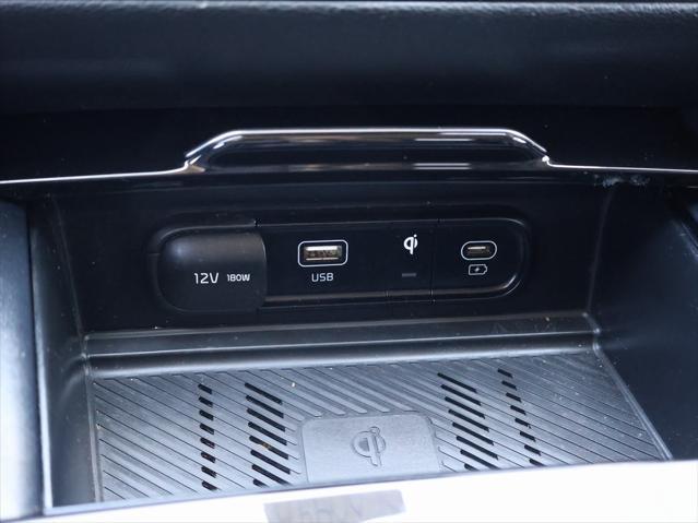 Photo of 2023 Snow White Pearl Kia Sportage Hybrid