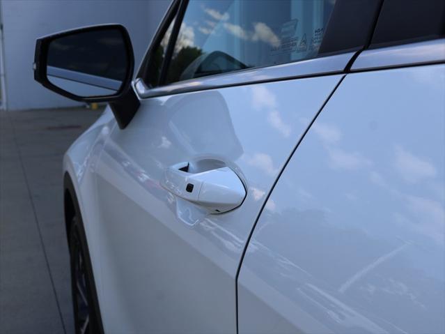Photo of 2023 Snow White Pearl Kia Sportage Hybrid