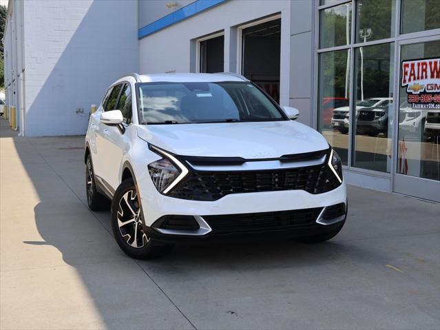 Photo of 2023 Snow White Pearl Kia Sportage Hybrid