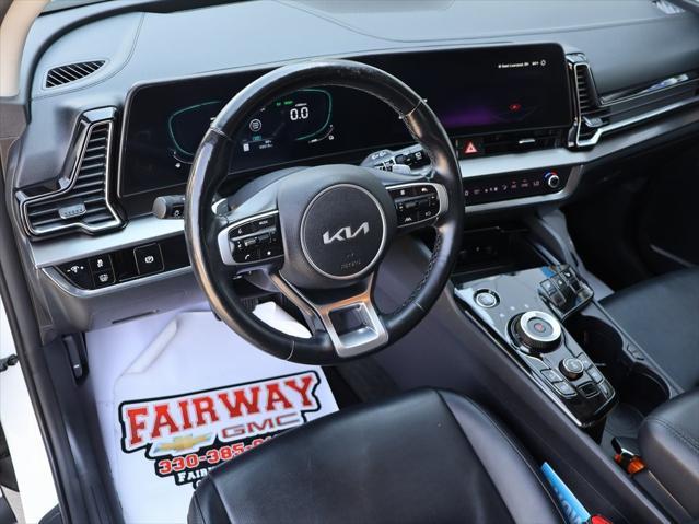 Photo of 2023 Snow White Pearl Kia Sportage Hybrid