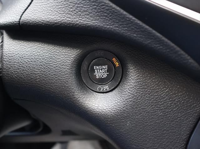 Photo of 2019 Diamond Black Crystal Pearlcoat Jeep Cherokee