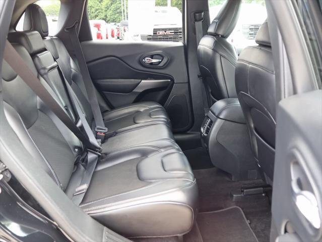 Photo of 2019 Diamond Black Crystal Pearlcoat Jeep Cherokee