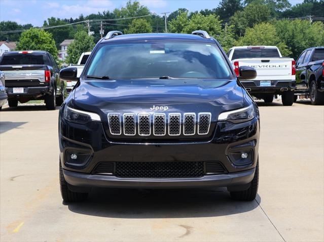Photo of 2019 Diamond Black Crystal Pearlcoat Jeep Cherokee