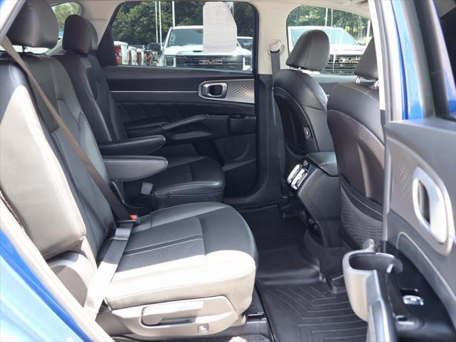 Photo of 2022 Sapphire Blue Kia Sorento