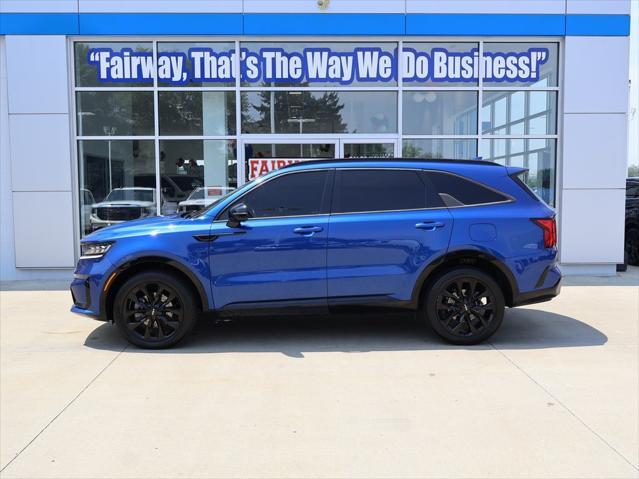 Photo of 2022 Sapphire Blue Kia Sorento