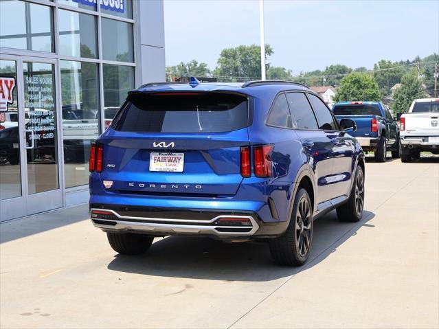 Photo of 2022 Sapphire Blue Kia Sorento