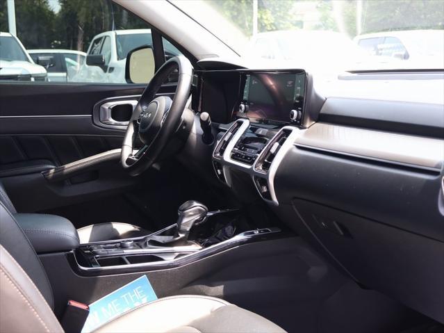 Photo of 2022 Sapphire Blue Kia Sorento