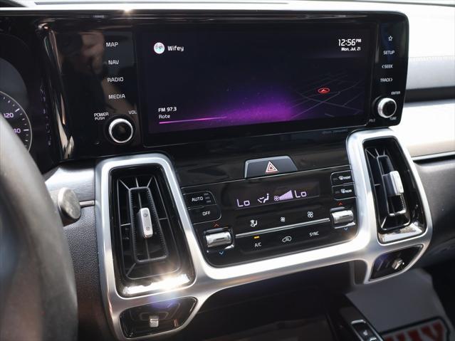 Photo of 2022 Sapphire Blue Kia Sorento