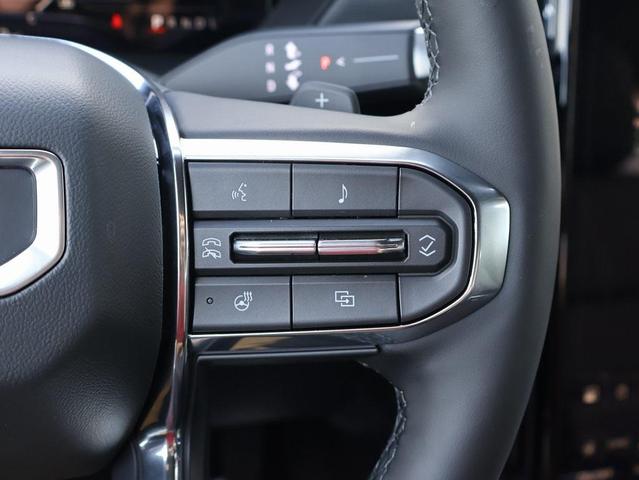 Photo of 2025 Crystal Metallic GMC Acadia