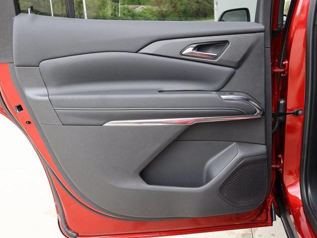 Photo of 2025 Radiant Red Tintcoat Chevrolet Traverse