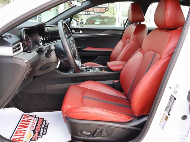 Photo of 2023 Glacial White Pearl Kia K5
