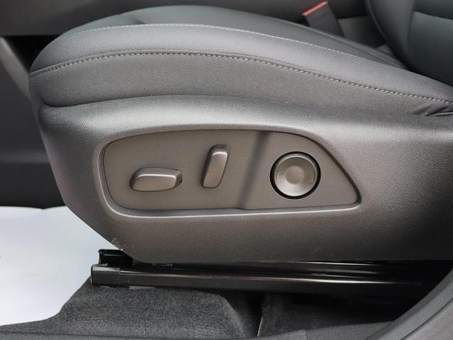 Photo of 2026 Summit White Chevrolet Equinox