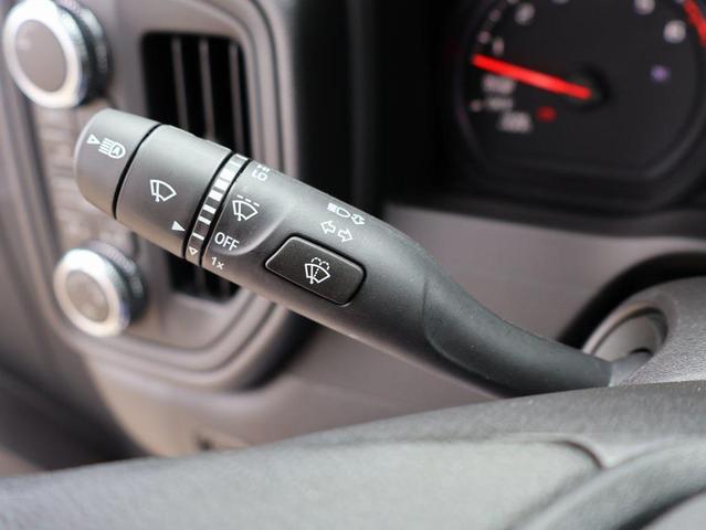 Photo of 2025 Summit White GMC Sierra 1500
