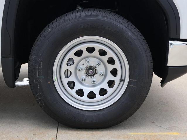 Photo of 2025 Summit White GMC Sierra 1500