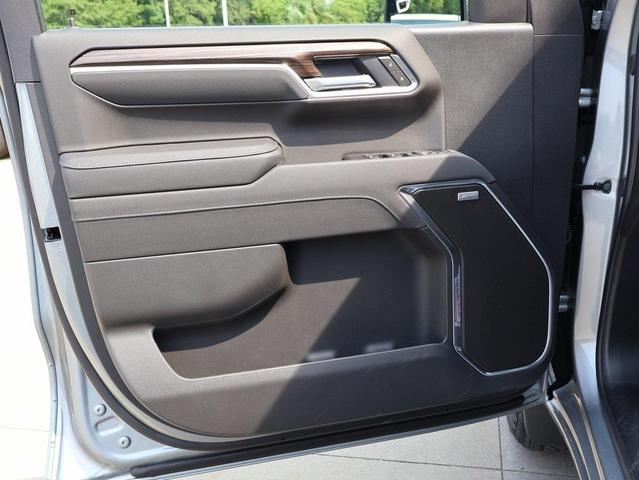 Photo of 2025 Sterling Gray Metallic Chevrolet Silverado 1500