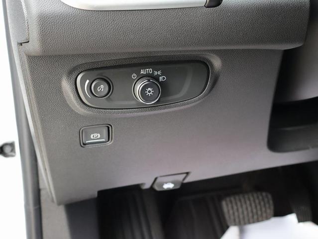 Photo of 2022 Summit White GMC Terrain